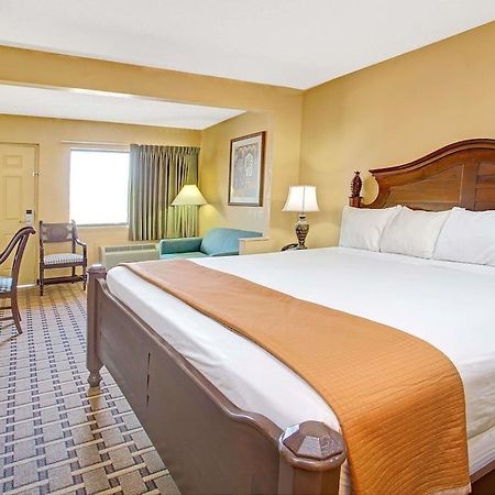 Travelodge Suites By Wyndham Kissimmee Orange Exterior foto